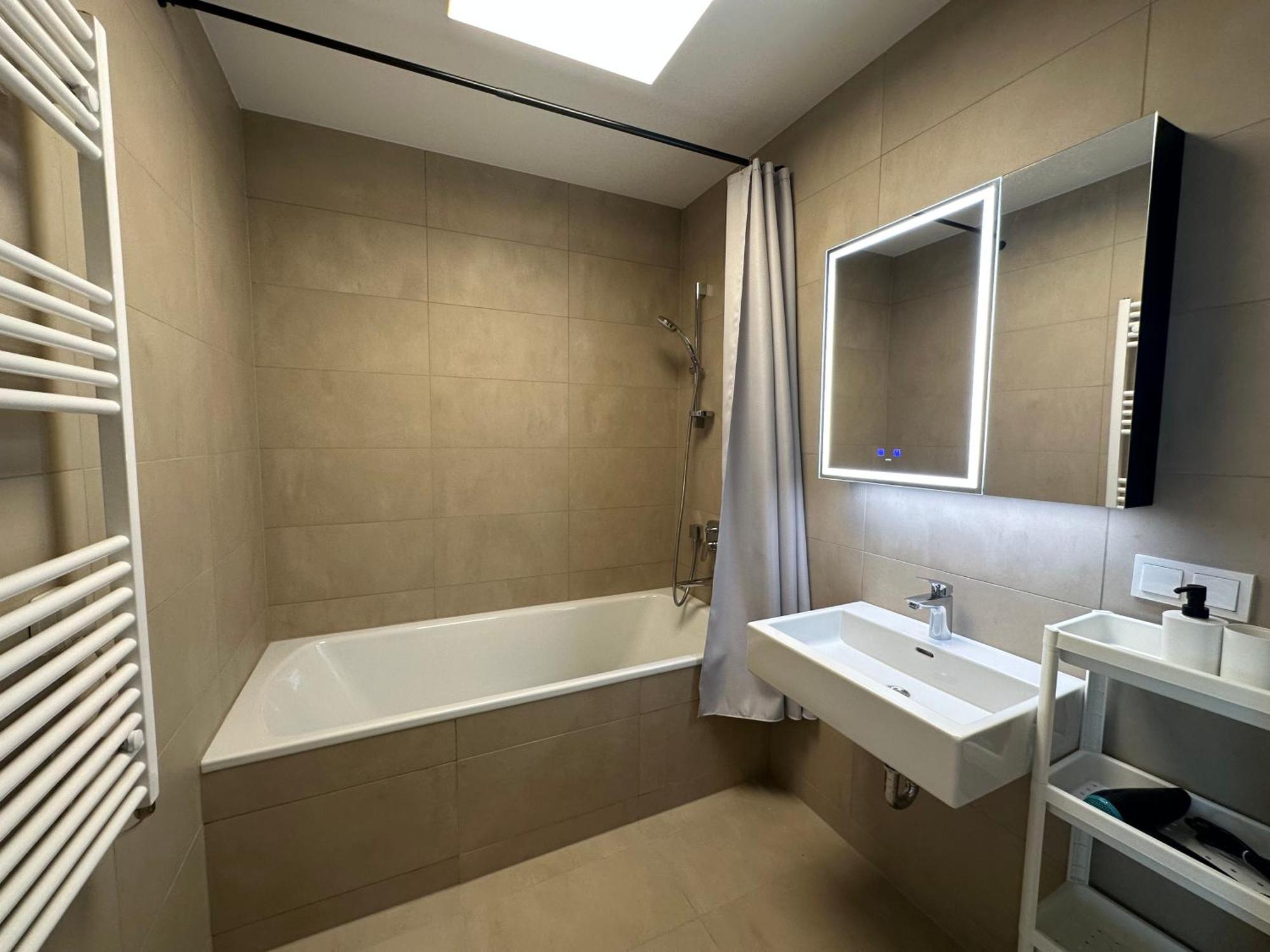 Panorama Sky Apartment I Rooftop Pool I Metro Station 비엔나 외부 사진