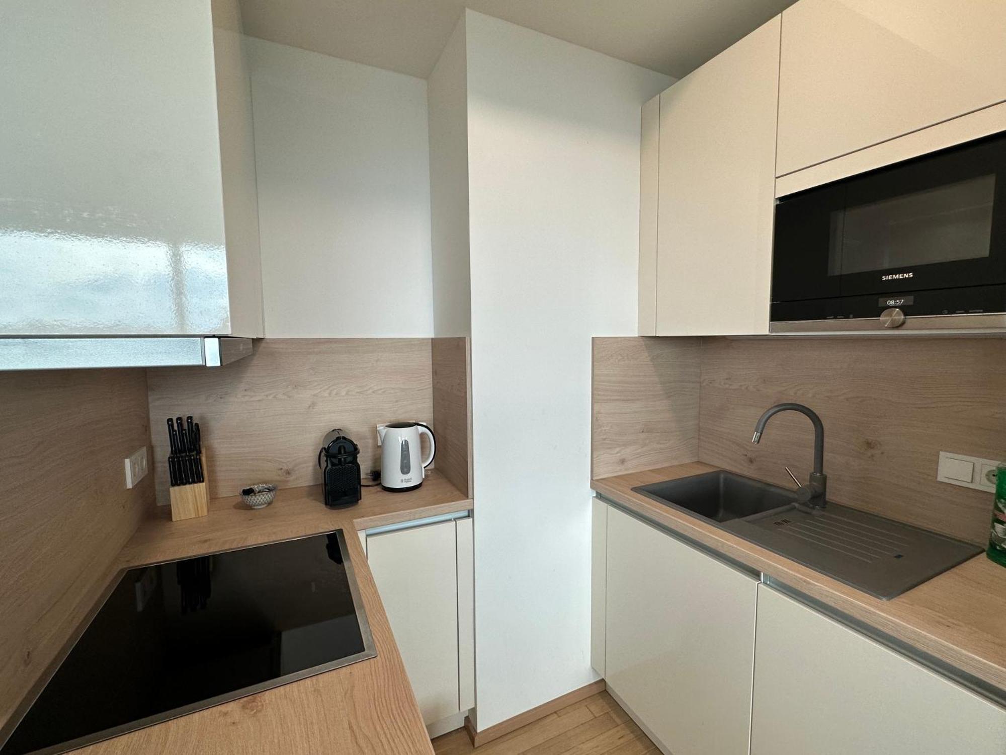 Panorama Sky Apartment I Rooftop Pool I Metro Station 비엔나 외부 사진